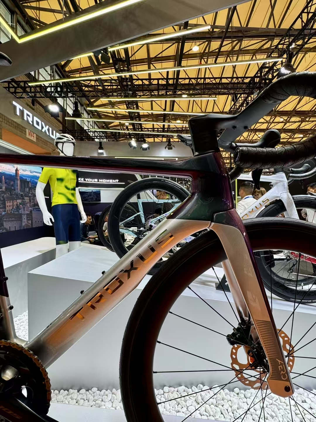 祝賀陳董事長全新開啟專業自行車品牌創速師TROXUS！